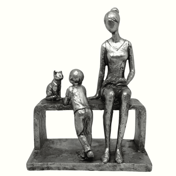 Estatueta Mãe e Filho com gatinho Banco – Prata envelhecido